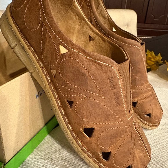 Josef Seibel Amanda Bark Shoes - Picture 1 of 4